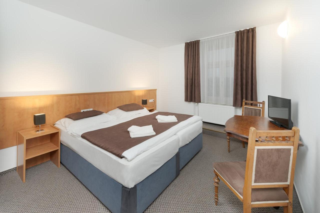 Hotel Na Staré poště Jilemnice Extérieur photo